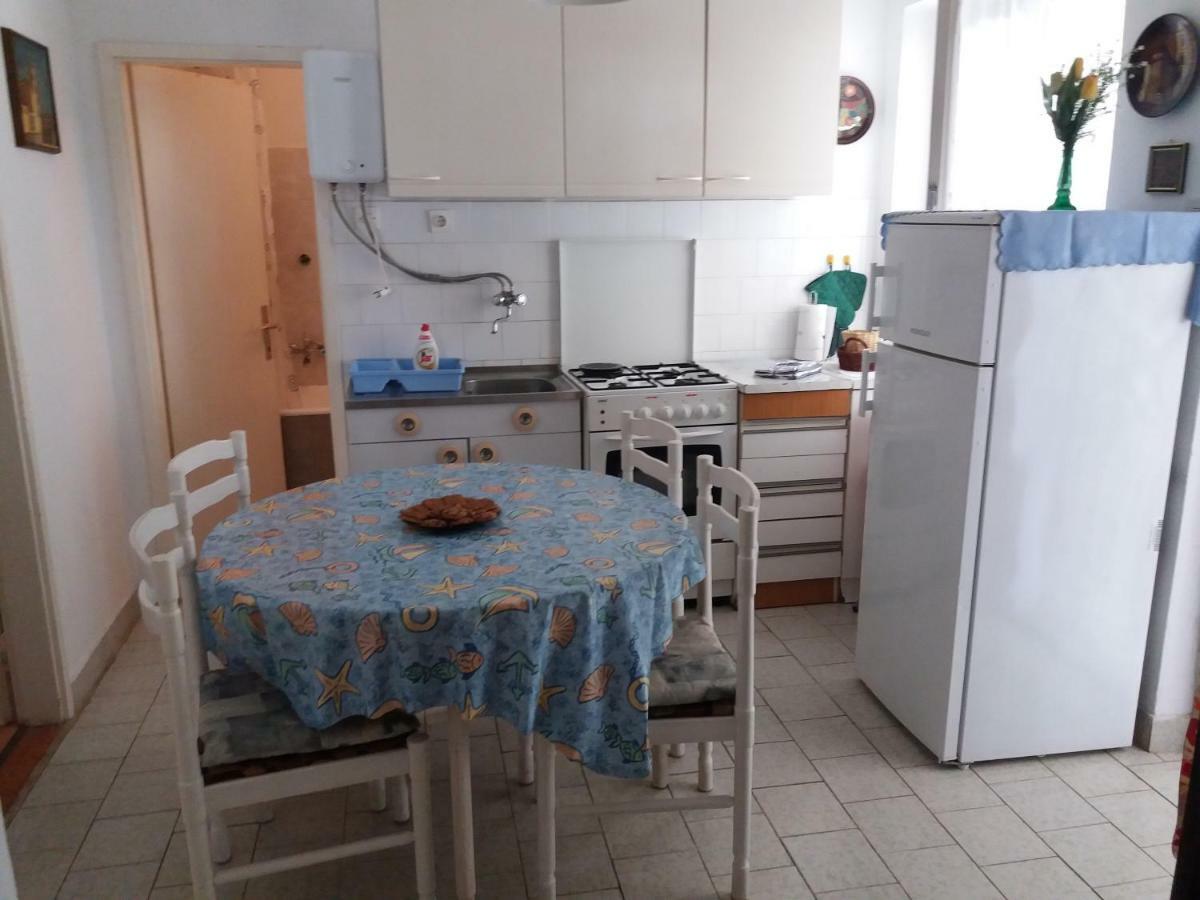 Apartman Nona Povljana Ngoại thất bức ảnh